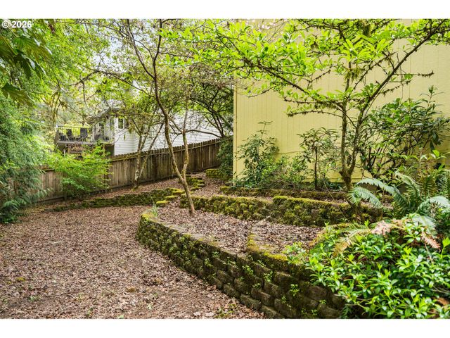 453 E STONECREEK Dr, La Center, WA 98629
