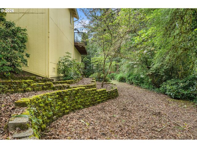 453 E STONECREEK Dr, La Center, WA 98629