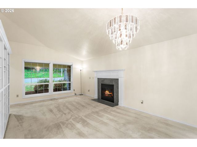 453 E STONECREEK Dr, La Center, WA 98629