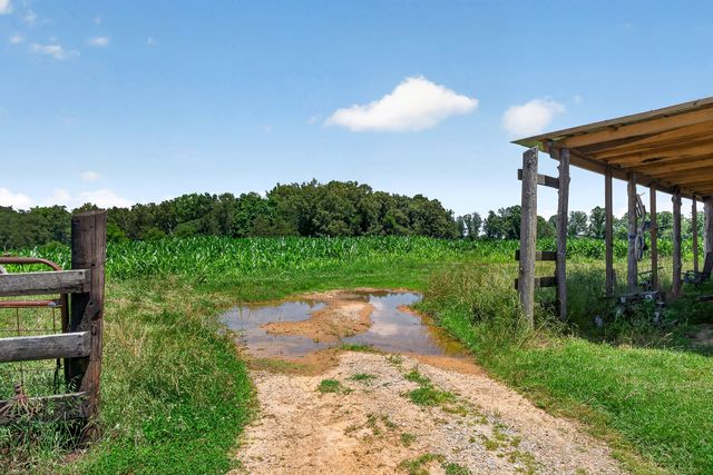 2531 Old Well Rd, Morrison, TN 37357