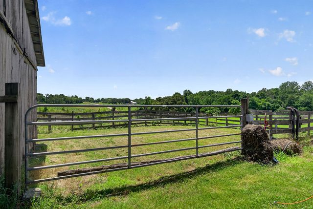 2531 Old Well Rd, Morrison, TN 37357