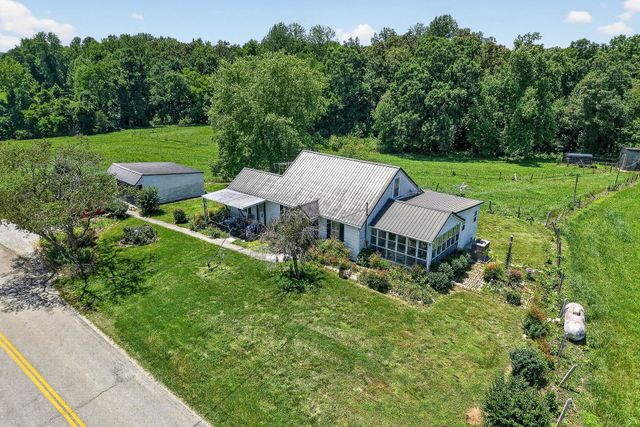 2531 Old Well Rd, Morrison, TN 37357