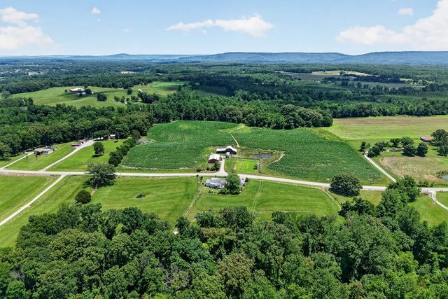 2531 Old Well Rd, Morrison, TN 37357