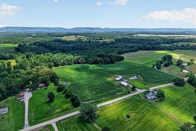2531 Old Well Rd, Morrison, TN 37357