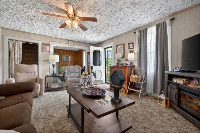 2531 Old Well Rd, Morrison, TN 37357
