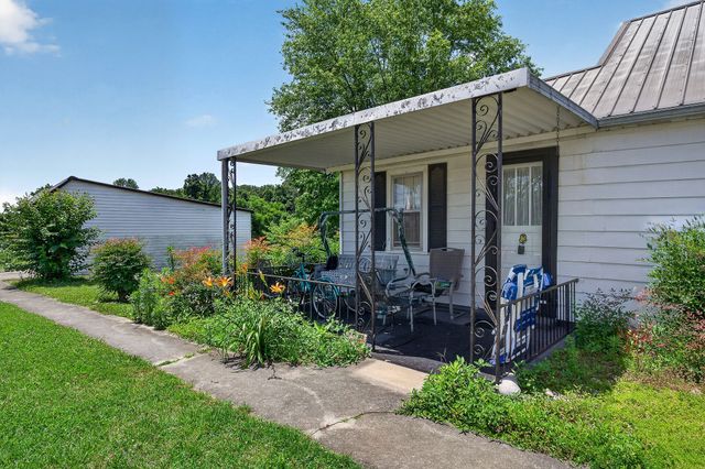 2531 Old Well Rd, Morrison, TN 37357