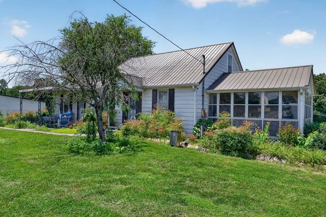 2531 Old Well Rd, Morrison, TN 37357