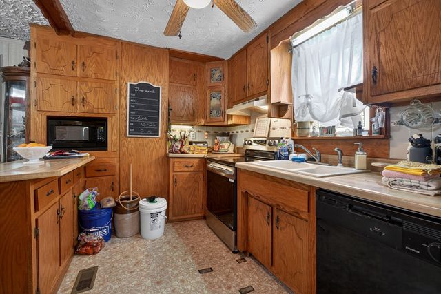 2531 Old Well Rd, Morrison, TN 37357