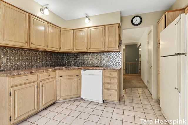 6237 Arroyo Vista Drive Ne, Cannon Twp, MI 49341