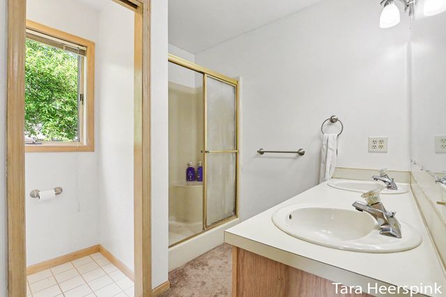6237 Arroyo Vista Drive Ne, Cannon Twp, MI 49341