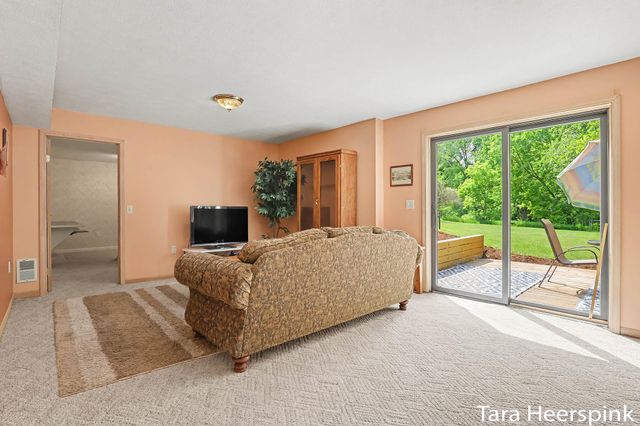 6237 Arroyo Vista Drive Ne, Cannon Twp, MI 49341