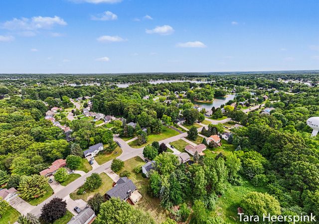 6237 Arroyo Vista Drive Ne, Cannon Twp, MI 49341