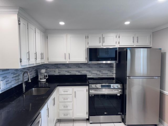 300 NE 26th Avenue 4030, Boynton Beach, FL 33435