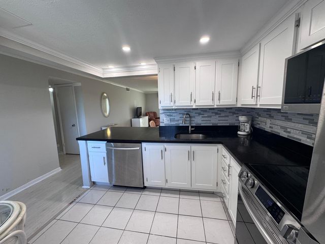 300 NE 26th Avenue 4030, Boynton Beach, FL 33435