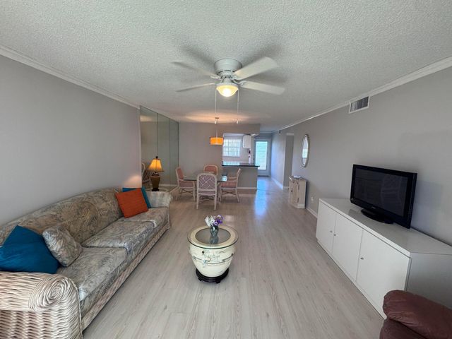 300 NE 26th Avenue 4030, Boynton Beach, FL 33435