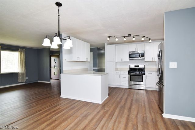 62 W Bel Meadow Lane, Chagrin Falls, OH 44022