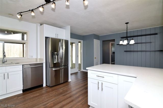 62 W Bel Meadow Lane, Chagrin Falls, OH 44022