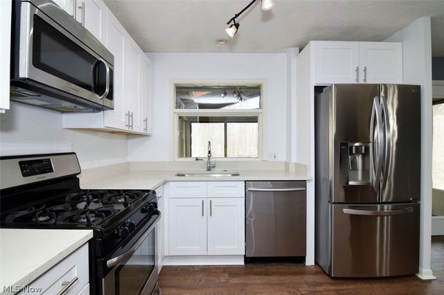 62 W Bel Meadow Lane, Chagrin Falls, OH 44022