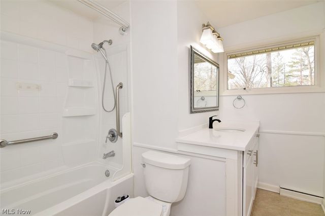 62 W Bel Meadow Lane, Chagrin Falls, OH 44022