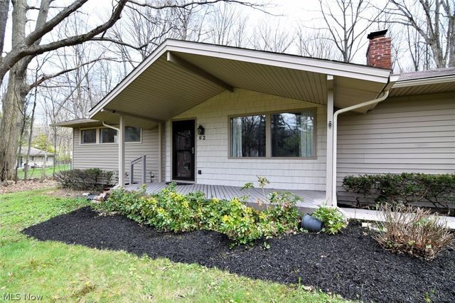 62 W Bel Meadow Lane, Chagrin Falls, OH 44022