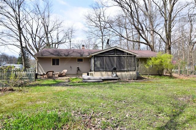 62 W Bel Meadow Lane, Chagrin Falls, OH 44022