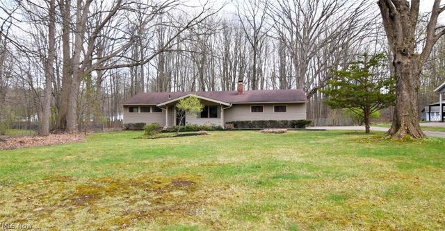62 W Bel Meadow Lane, Chagrin Falls, OH 44022