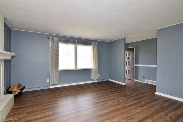 62 W Bel Meadow Lane, Chagrin Falls, OH 44022
