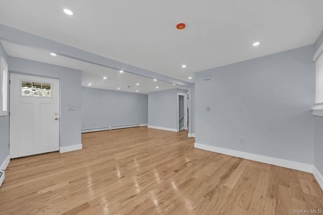 1616 HAMMERSLEY Avenue, Bronx, NY 10469