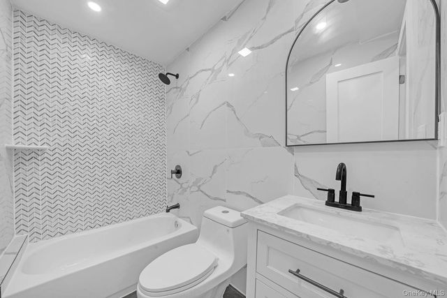 1616 HAMMERSLEY Avenue, Bronx, NY 10469