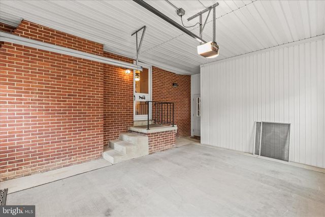 566 BAER AVE, Hanover, PA 17331