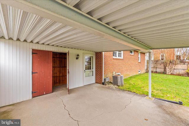 566 BAER AVE, Hanover, PA 17331