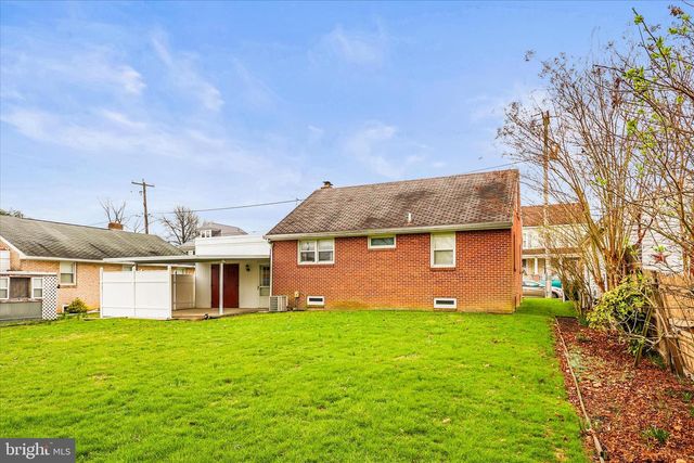 566 BAER AVE, Hanover, PA 17331