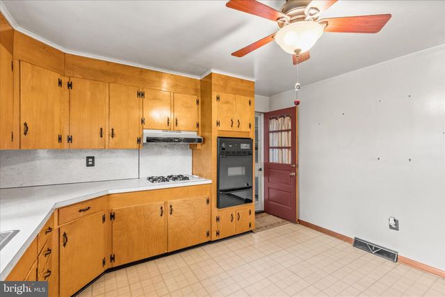 566 BAER AVE, Hanover, PA 17331