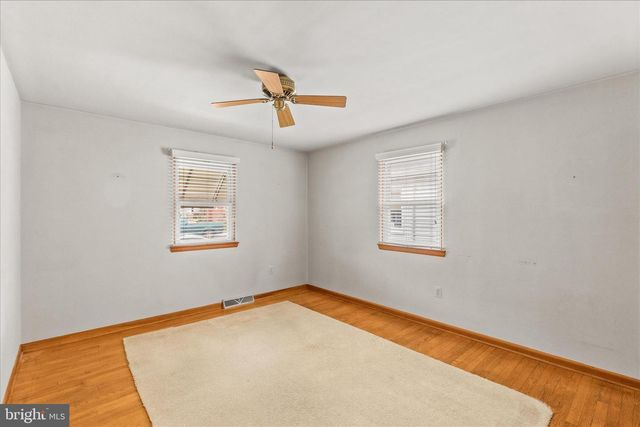 566 BAER AVE, Hanover, PA 17331