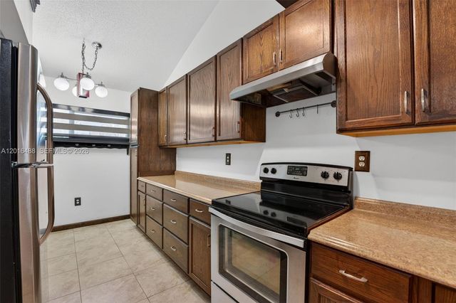1717 NW 73rd Avenue 33, Plantation, FL 33313