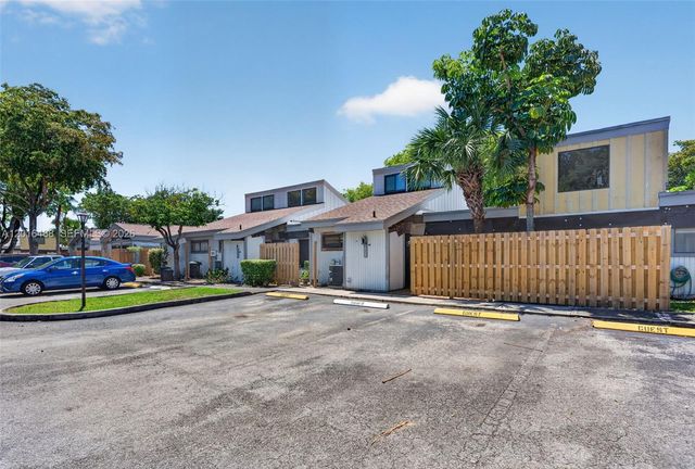 1717 NW 73rd Avenue 33, Plantation, FL 33313
