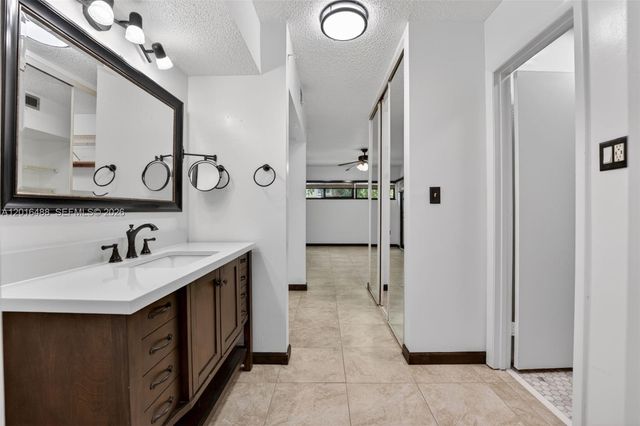 1717 NW 73rd Avenue 33, Plantation, FL 33313