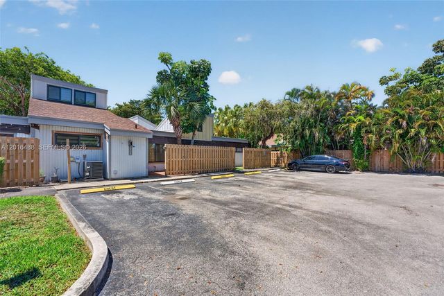 1717 NW 73rd Avenue 33, Plantation, FL 33313