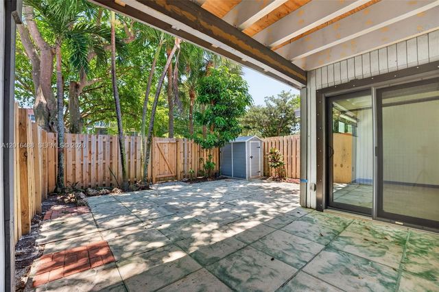 1717 NW 73rd Avenue 33, Plantation, FL 33313