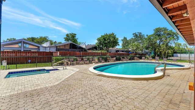 1717 NW 73rd Avenue 33, Plantation, FL 33313