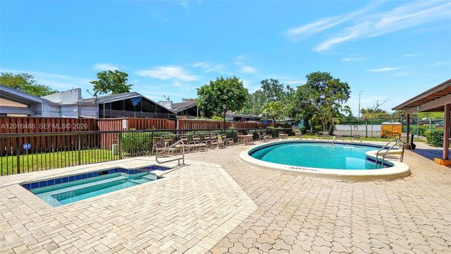 1717 NW 73rd Avenue 33, Plantation, FL 33313