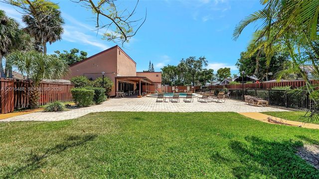1717 NW 73rd Avenue 33, Plantation, FL 33313
