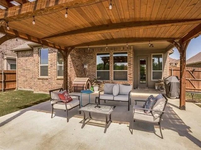 321 Valentino, Grand Prairie, TX 75052