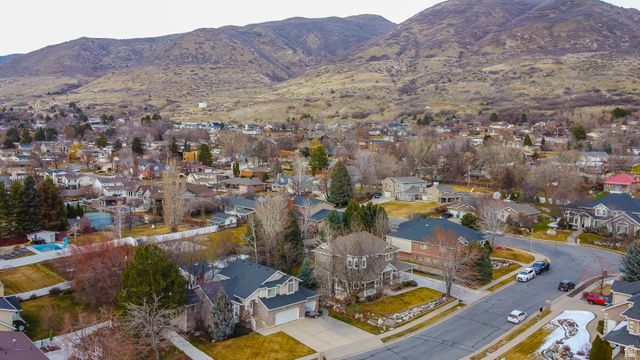 295 E 500 N, Centerville, UT 84014