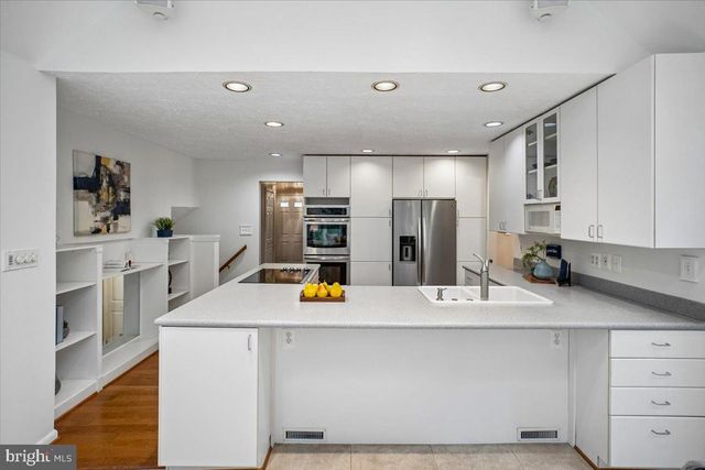 1877 POST OAK TRL, Reston, VA 20191