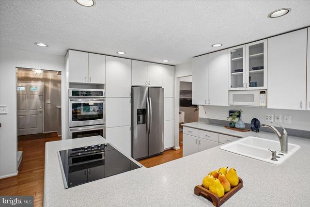 1877 POST OAK TRL, Reston, VA 20191