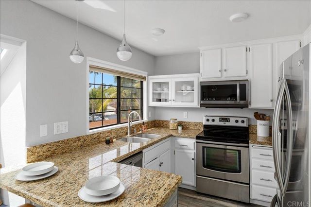 7319 Calle De Fuentes, Carlsbad, CA 92009