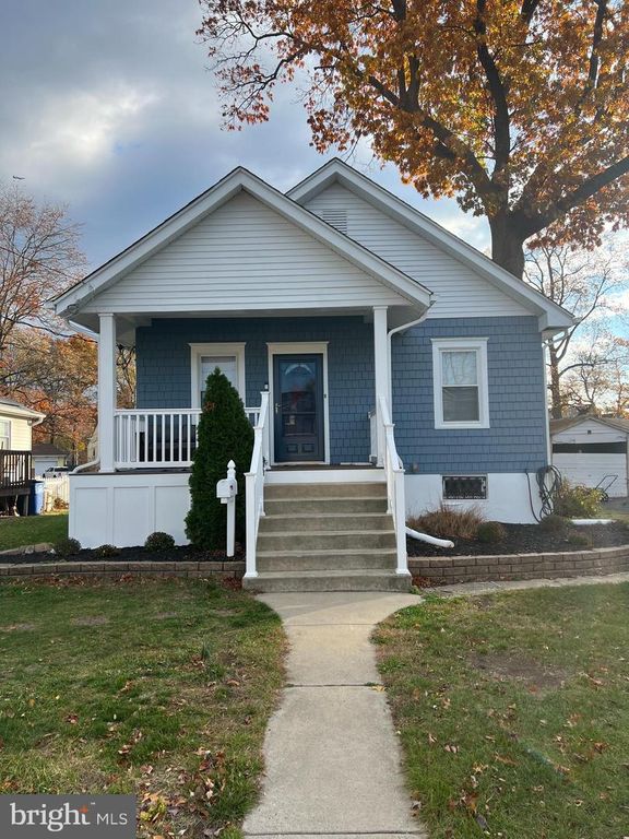 115 S FORKLANDING RD, Maple Shade, NJ 08052