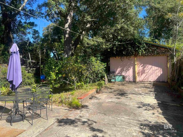 119 Pier Avenue, Fairhope, AL 36532