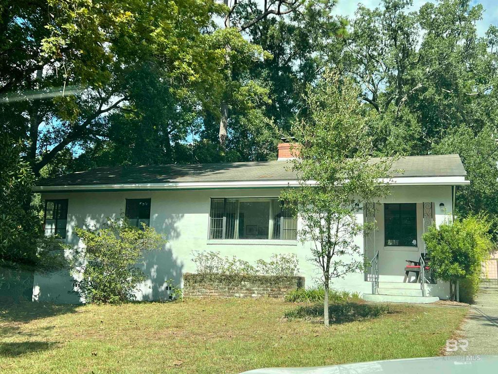 119 Pier Avenue, Fairhope, AL 36532